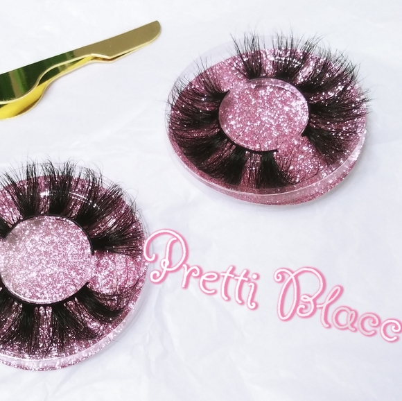 Mink Lashes - Picture 2 of 4